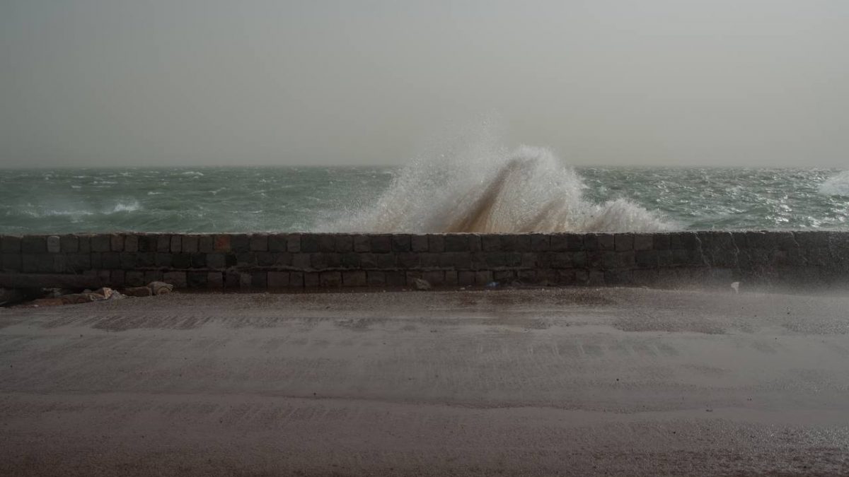alireza karamzadeh Hormuz Island Persian Gulf Hormozgan Province place mashhad iran photo cinema film negative street photography documentary photography tehran Middle Eastخاور میانه علیرضا کرمزاده داستان رمان عکاسی فیلم مستند سینما جزیره هرمز استان هرمزگان خلیج فارس بندرعباس شهرهرمز عکاسی خیابانی عکاسی مستند ادبیات صبح مردم هرمز خانه‌های هرمز لباس مردم هرمز صبحانه سوراغ